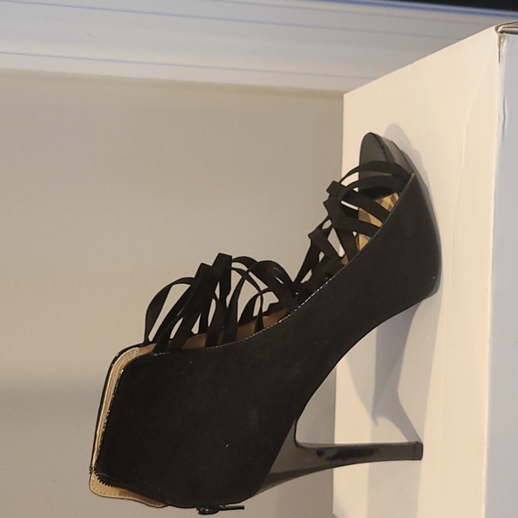 Shoes - Picture 2 of 3